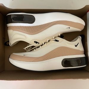 Nike Air Max Dia Womens Size 11